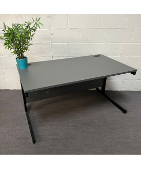 Grey Straight Desk- 1400 x 800- Grade B