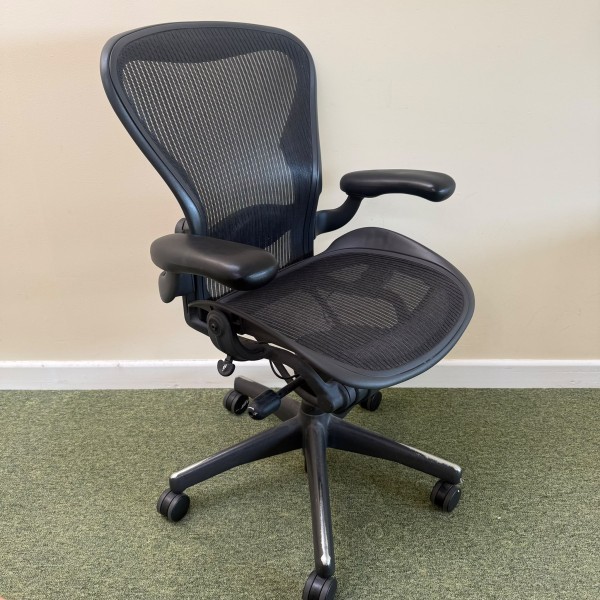  Herman Miller Aeron Graphite Classic Task Chair- Size B