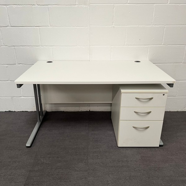 White Straight Desk Set 1600 x 800 Grade B