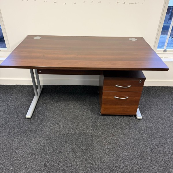 Walnut Straight Desk Set 1400mm x 800mm
