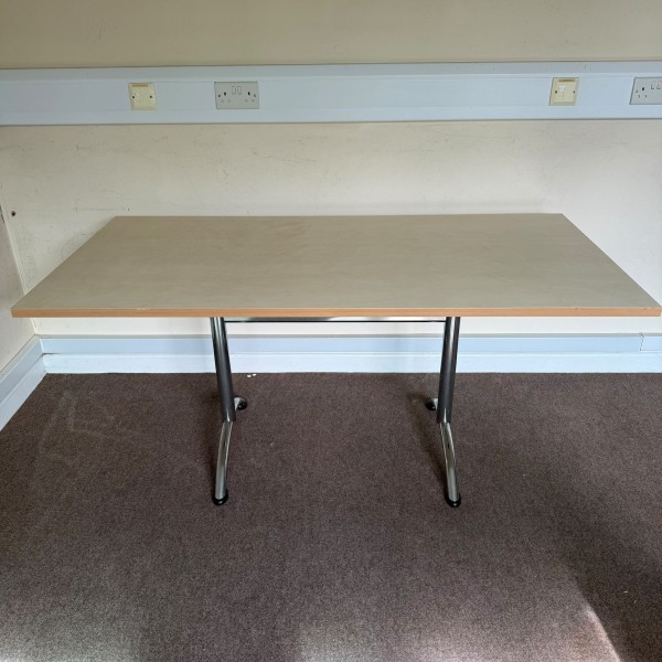 Maple Foldable 1600mm x 800mm Meeting Table